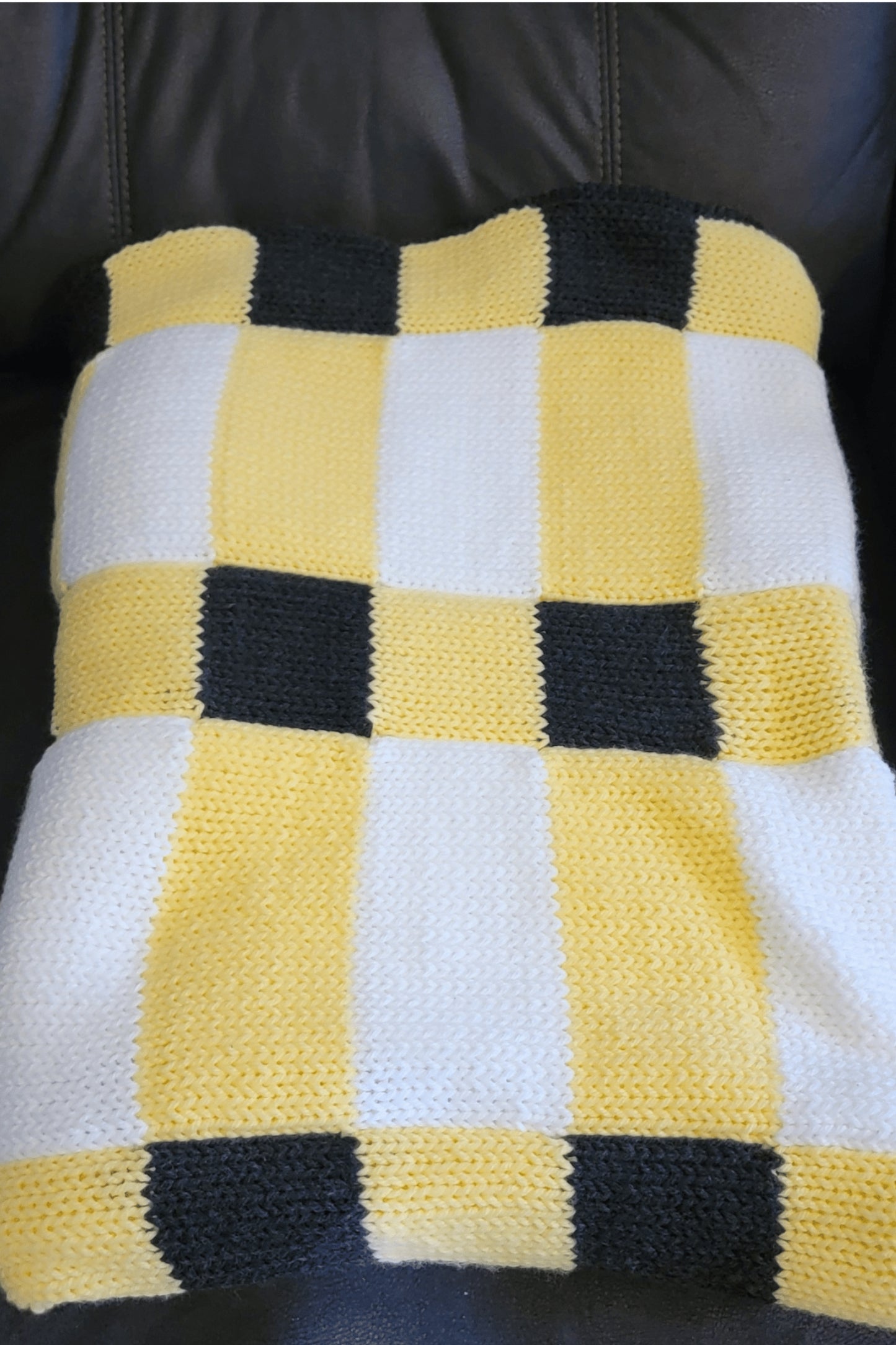 Bold & Beautiful: A Revamped Gingham Knit Blanket Pattern