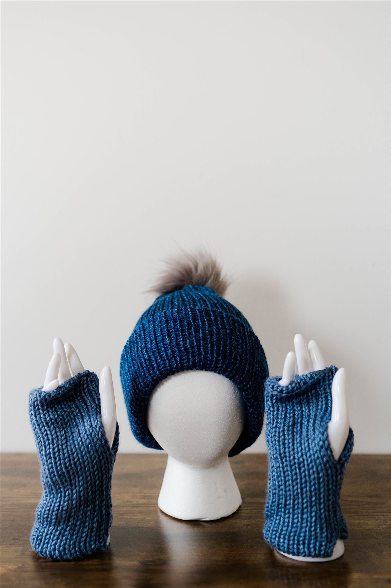 Ladies/Teens Winter Hat